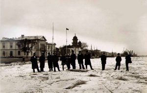 2 – Palatul CED fotografiat de pe Dunărea înghețată în iarna 1928–1929 (SJAN Galați)