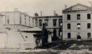 8 – Palatul CED după bombardamentele din 1944 (Colecția Liviu Simioncencu)